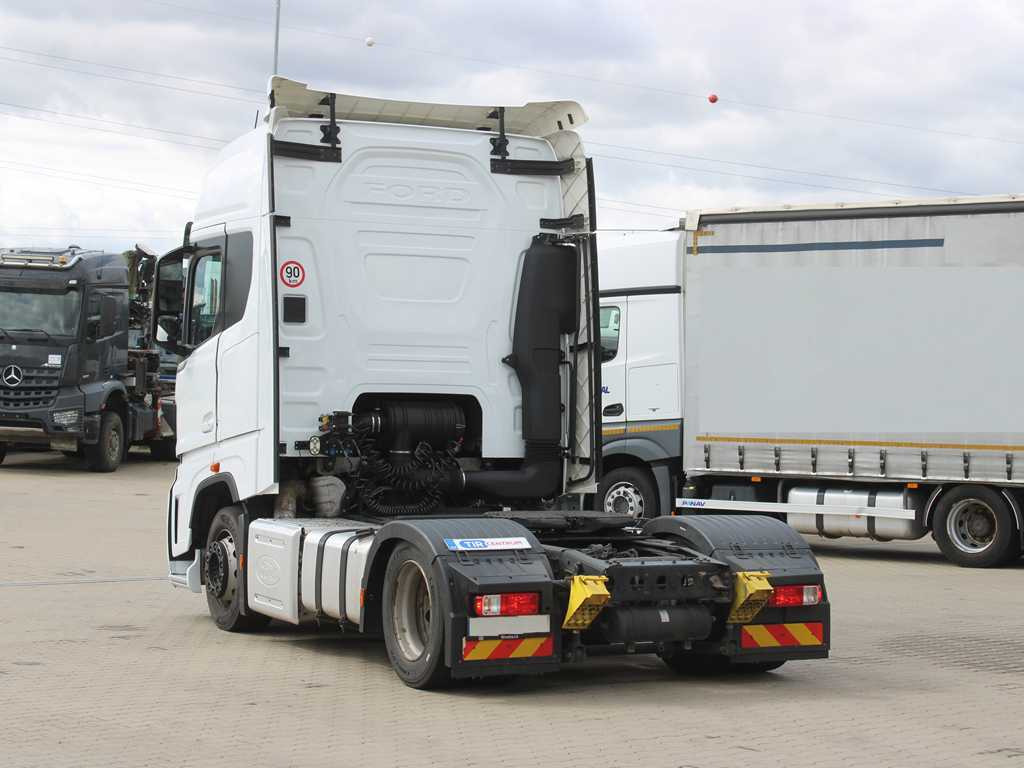 Ford F-MAX LL 12S, EURO 6, LOWDECK, NAVIGATION, INDEPENDENT AIR CONDITIONING - Тягач: фото 5 Ford F-MAX LL 12S, EURO 6, LOWDECK, NAVIGATION, INDEPENDENT AIR CONDITIONING - Тягач: фото 5