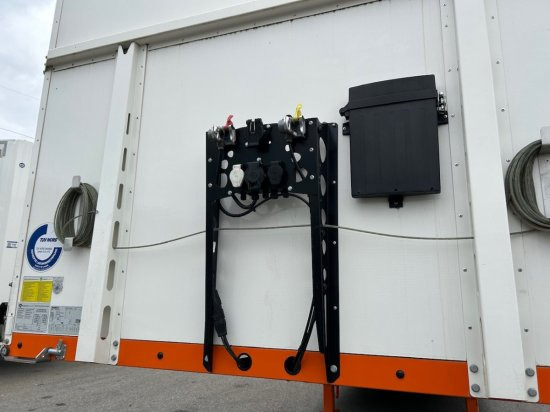 Berger SAPL 24 LTN Light, 5730 kg, 1A lift, 3A gelenkt - Тентованный полуприцеп: фото 5 Berger SAPL 24 LTN Light, 5730 kg, 1A lift, 3A gelenkt - Тентованный полуприцеп: фото 5