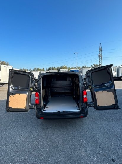 Цельнометаллический фургон Fiat Scudo Maxi BlueDHi 120 6-Gang: фото 8