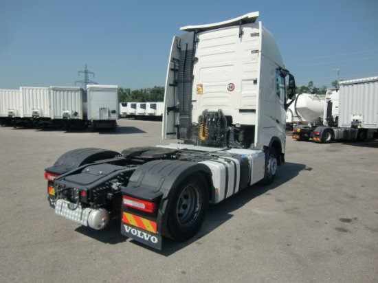 Volvo FH 500 E6, I-Shift, Globetrotter Standklima mehrere Einheiten verfügbar - Тягач: фото 4 Volvo FH 500 E6, I-Shift, Globetrotter Standklima mehrere Einheiten verfügbar - Тягач: фото 4