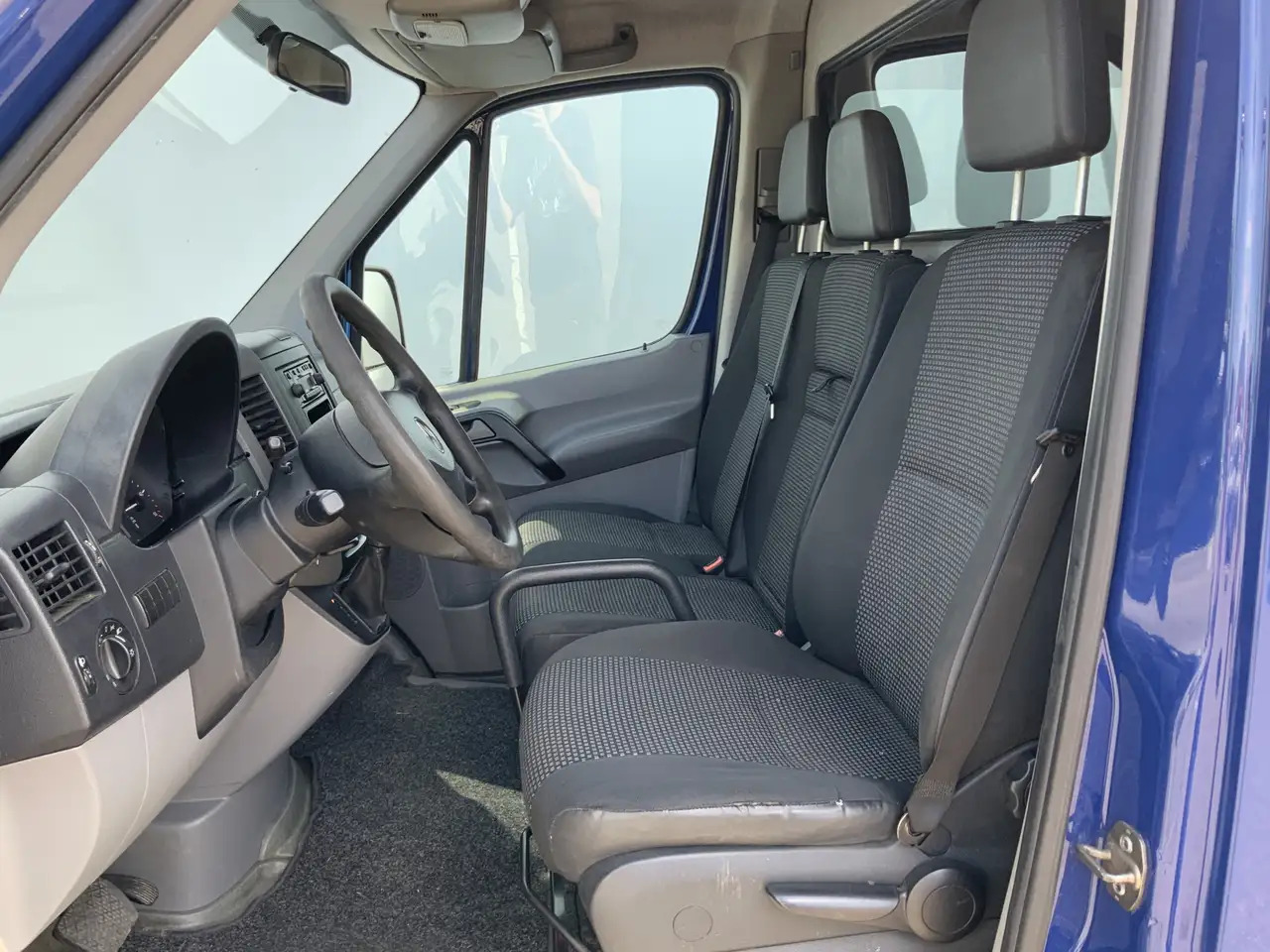 Mercedes-Benz Sprinter 218 3.0 CDI 325 HDL1H1 Automaat Cruise Airco 3 Zit - Цельнометаллический фургон: фото 4 Mercedes-Benz Sprinter 218 3.0 CDI 325 HDL1H1 Automaat Cruise Airco 3 Zit - Цельнометаллический фургон: фото 4