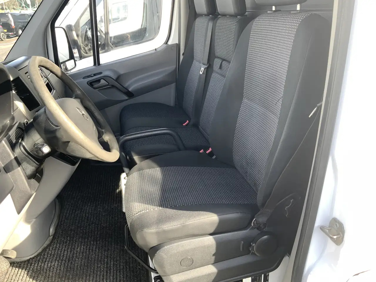 Mercedes-Benz Sprinter 311 2.2 CDI 366 L2H1 Automaat 3 Zits Trekaak 2800k - Цельнометаллический фургон: фото 3 Mercedes-Benz Sprinter 311 2.2 CDI 366 L2H1 Automaat 3 Zits Trekaak 2800k - Цельнометаллический фургон: фото 3