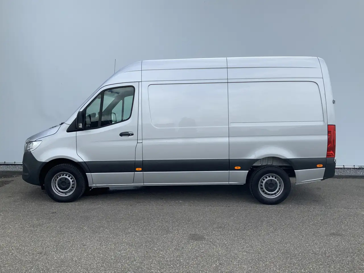 Mercedes-Benz Sprinter 315 1.9 CDI L2H2 Automaat 3 Zits Airco Navi Camera - Цельнометаллический фургон: фото 2 Mercedes-Benz Sprinter 315 1.9 CDI L2H2 Automaat 3 Zits Airco Navi Camera - Цельнометаллический фургон: фото 2