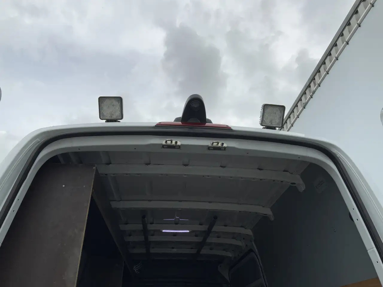 Цельнометаллический фургон Mercedes-Benz Sprinter 513 2.2 CDI 366 L2H2 Dub Lucht Airco Camera Trekha: фото 13 Цельнометаллический фургон Mercedes-Benz Sprinter 513 2.2 CDI 366 L2H2 Dub Lucht Airco Camera Trekha: фото 13