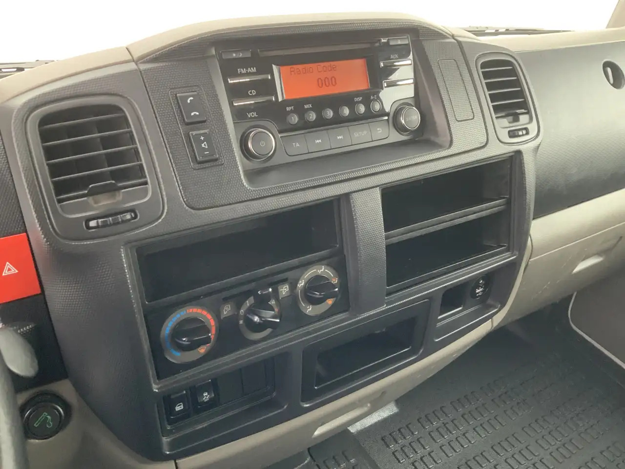 Малотоннажный самосвал Nissan NT400 32.12 2.5 dCi 250 Kipper Trekhaak 2000 kg 3: фото 8