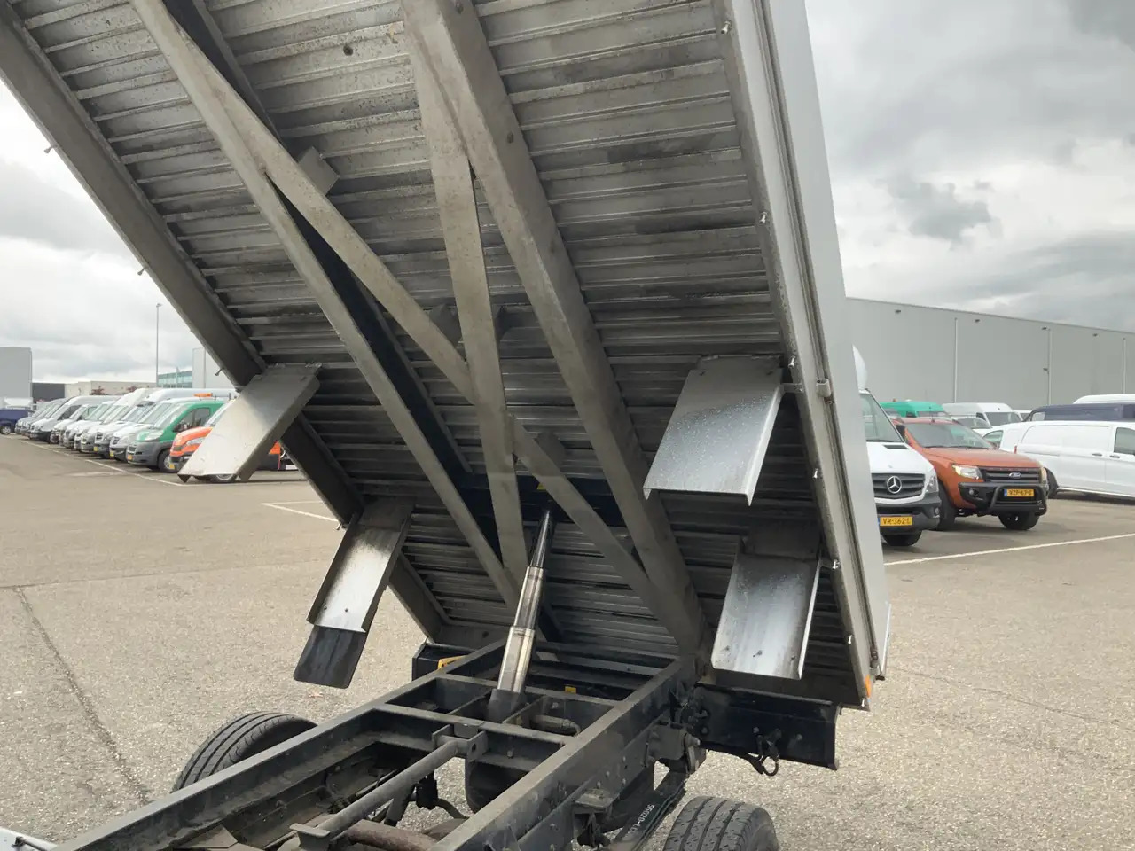 Nissan NT400 32.12 2.5 dCi 250 Kipper Trekhaak 2000 kg 3 - Малотоннажный самосвал: фото 5 Nissan NT400 32.12 2.5 dCi 250 Kipper Trekhaak 2000 kg 3 - Малотоннажный самосвал: фото 5