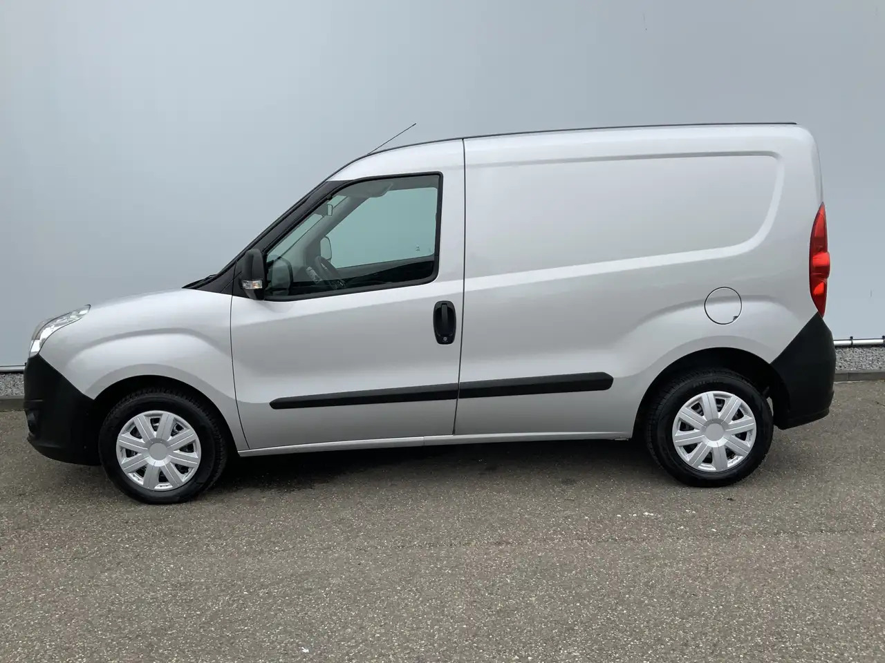 Opel Combo 1.3 CDTi L1H1 Edition Airco Euro 6 - Цельнометаллический фургон: фото 3 Opel Combo 1.3 CDTi L1H1 Edition Airco Euro 6 - Цельнометаллический фургон: фото 3