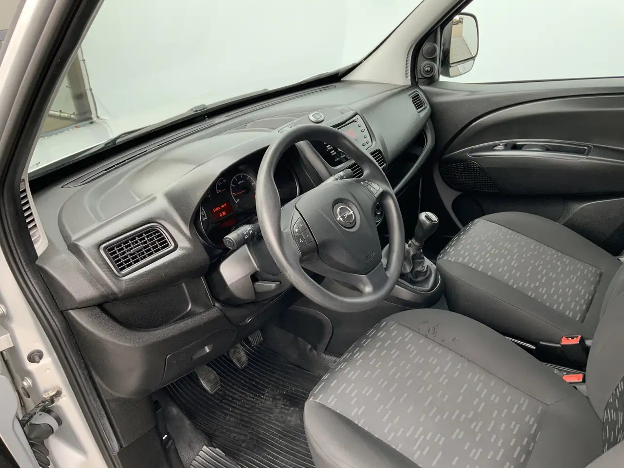 Opel Combo 1.3 CDTi L1H1 Edition Airco Euro 6 - Цельнометаллический фургон: фото 5 Opel Combo 1.3 CDTi L1H1 Edition Airco Euro 6 - Цельнометаллический фургон: фото 5