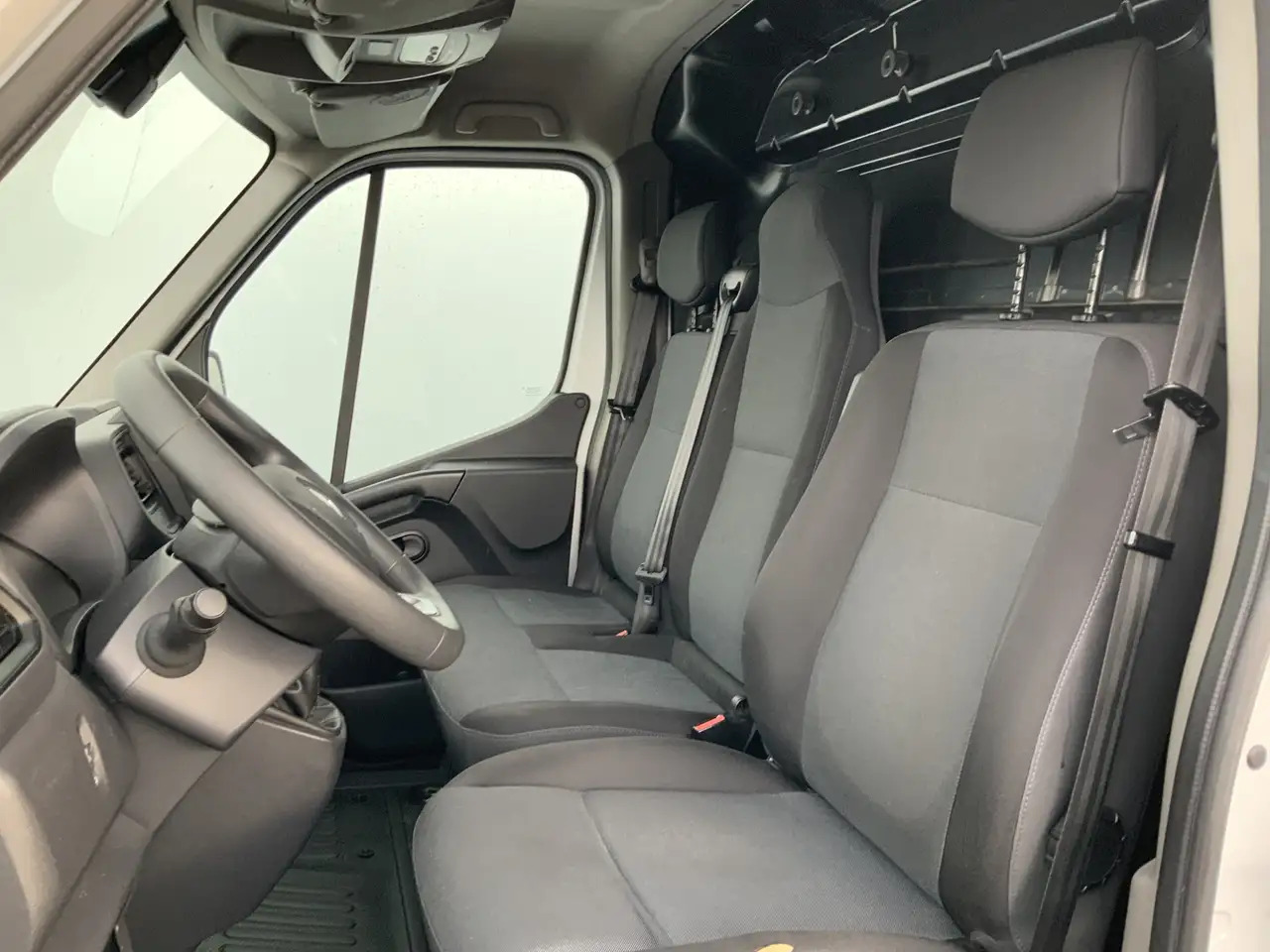 Renault Master T35 2.3 dCi 135 L2H2 Airco Cruise 3 Zits Camera Na - Цельнометаллический фургон: фото 4 Renault Master T35 2.3 dCi 135 L2H2 Airco Cruise 3 Zits Camera Na - Цельнометаллический фургон: фото 4