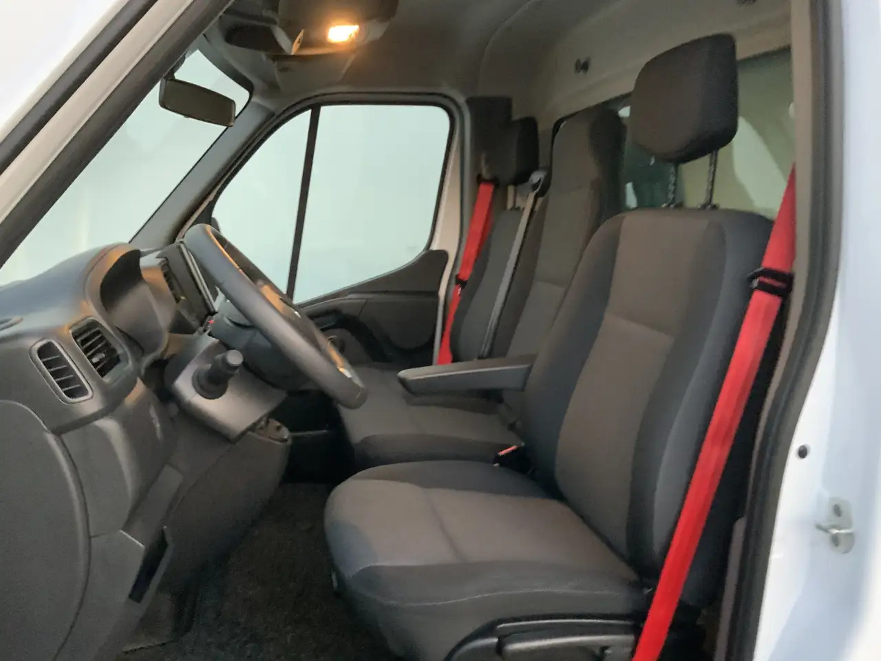 Renault Master T35 2.3 dCi 145 L3 Meubelbak&Klep Zijdeur Airco Cr - Малотоннажный фургон: фото 5 Renault Master T35 2.3 dCi 145 L3 Meubelbak&Klep Zijdeur Airco Cr - Малотоннажный фургон: фото 5