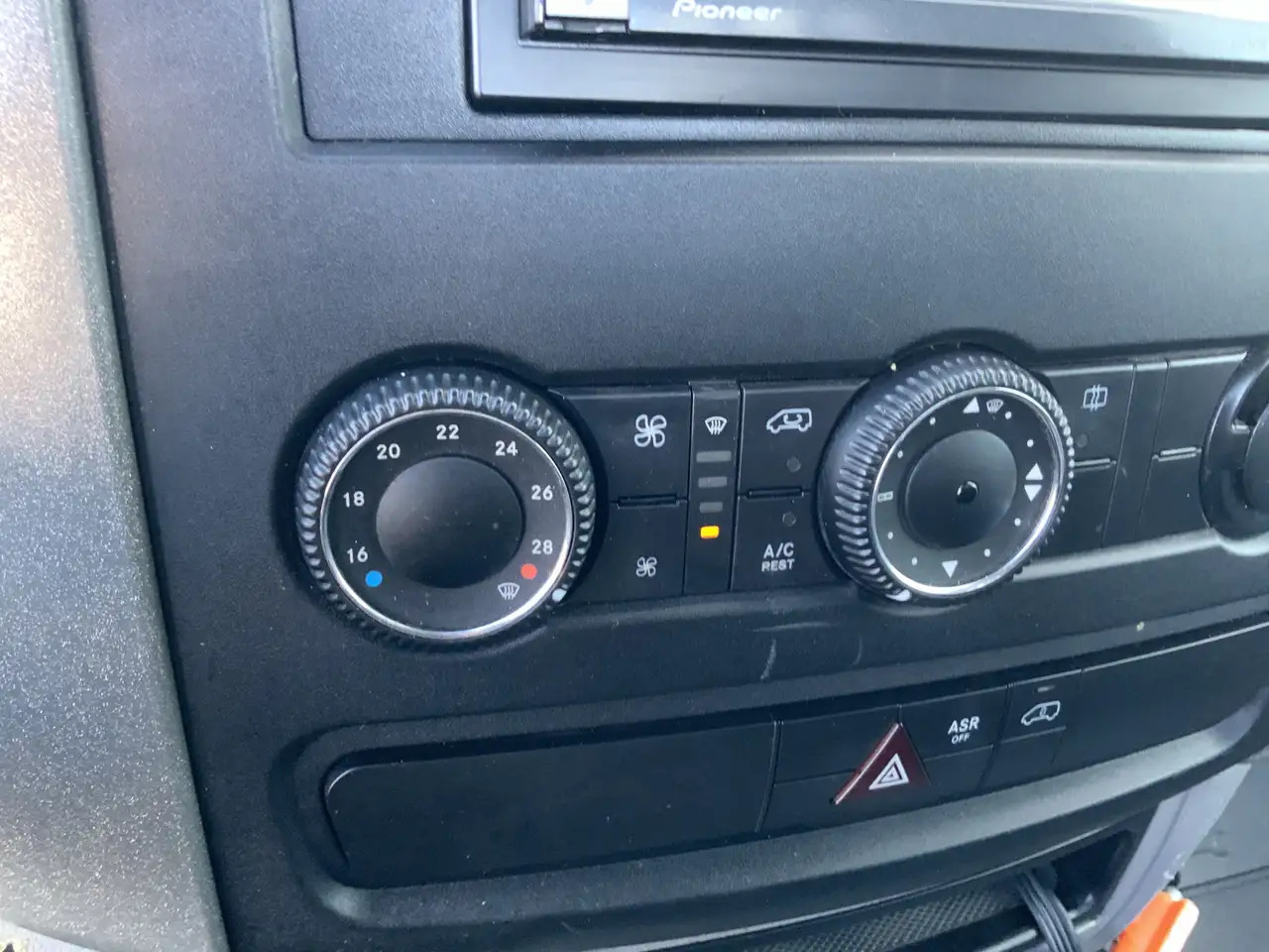 Volkswagen Crafter 50 2.0 TDI L2H1Pick Up Airco Cruise Trekhaak 3500 - Малотоннажный бортовой грузовик: фото 5 Volkswagen Crafter 50 2.0 TDI L2H1Pick Up Airco Cruise Trekhaak 3500 - Малотоннажный бортовой грузовик: фото 5