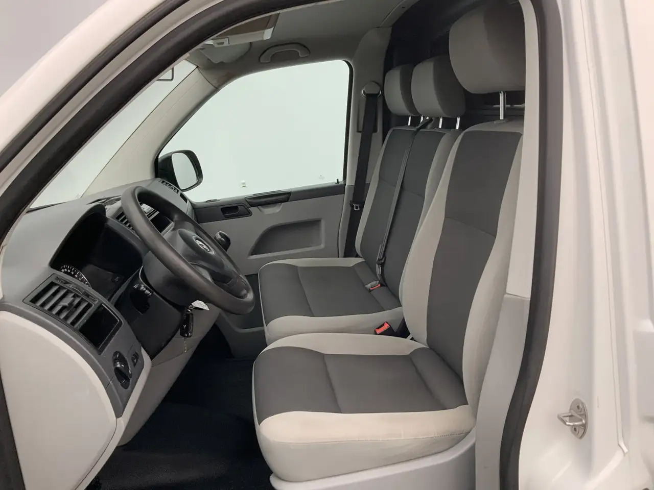 Volkswagen T5 Transporter 2.0 TDI L2H2 Airco Cruise 3 Zits Imperiaal & Trekh - Цельнометаллический фургон: фото 5 Volkswagen T5 Transporter 2.0 TDI L2H2 Airco Cruise 3 Zits Imperiaal & Trekh - Цельнометаллический фургон: фото 5