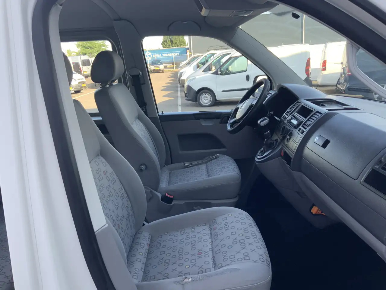 Volkswagen T5 Transporter 2.5 TDI 300 Budgetline Automaat DubCab Airco Trekh - Грузопассажирский фургон: фото 5 Volkswagen T5 Transporter 2.5 TDI 300 Budgetline Automaat DubCab Airco Trekh - Грузопассажирский фургон: фото 5