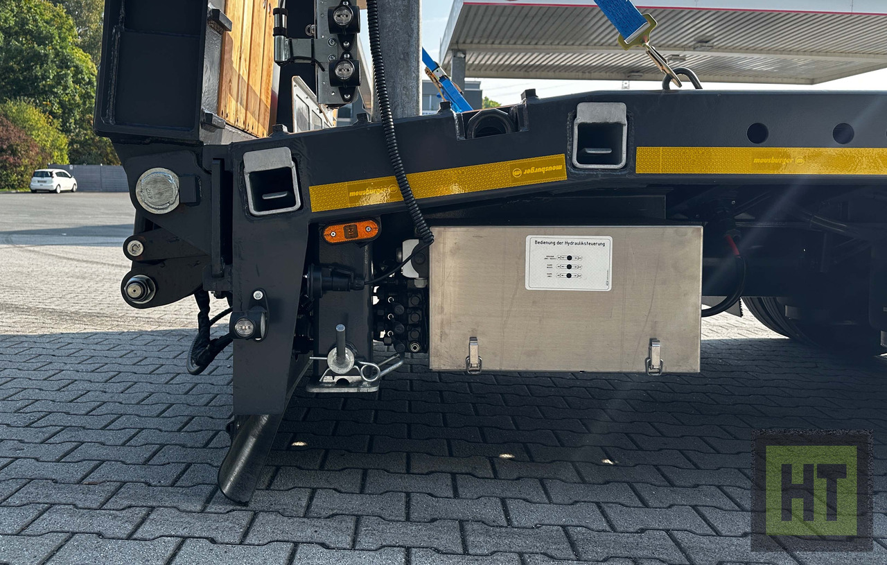 Низкорамный полуприцеп Meusburger 3-Achs-Tele-Semi mit 1 Paar Radmulden und hydr. Rampen: фото 10