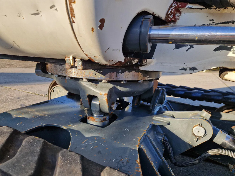 WACKER NEUSON 2404RD kan op een (berg)helling draaien - Мини-экскаватор: фото 3 WACKER NEUSON 2404RD kan op een (berg)helling draaien - Мини-экскаватор: фото 3