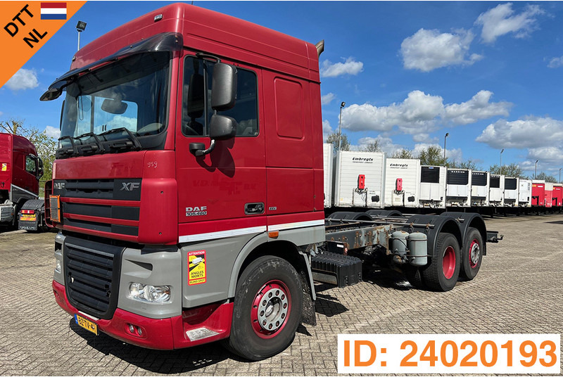 DAF XF105.460 Space Cab* - Грузовик-шасси: фото 1 DAF XF105.460 Space Cab* - Грузовик-шасси: фото 1