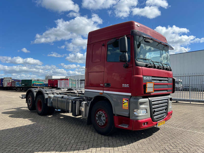 DAF XF105.460 Space Cab* - Грузовик-шасси: фото 3 DAF XF105.460 Space Cab* - Грузовик-шасси: фото 3