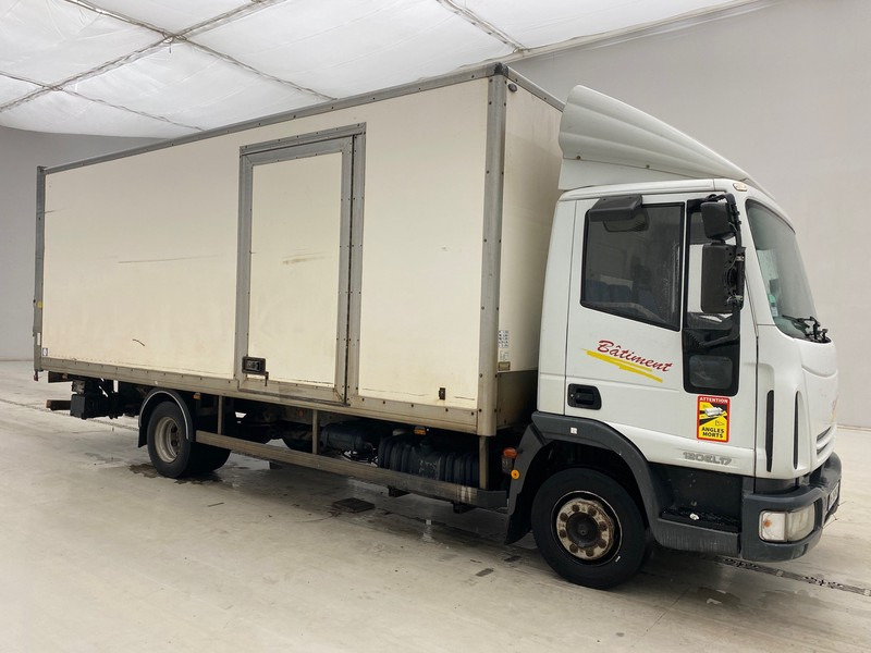 Iveco 120E17 - Грузовик с закрытым кузовом: фото 3 Iveco 120E17 - Грузовик с закрытым кузовом: фото 3