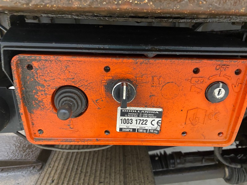 Тентованный грузовик Mercedes-Benz Axor 1824: фото 6 Тентованный грузовик Mercedes-Benz Axor 1824: фото 6