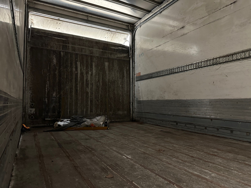 Грузовик с закрытым кузовом Renault Premium 240 DXi: фото 12 Грузовик с закрытым кузовом Renault Premium 240 DXi: фото 12