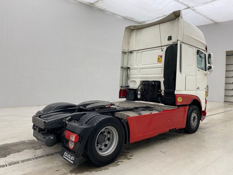 DAF XF105.530 Super Space Cab - Тягач: фото 4 DAF XF105.530 Super Space Cab - Тягач: фото 4