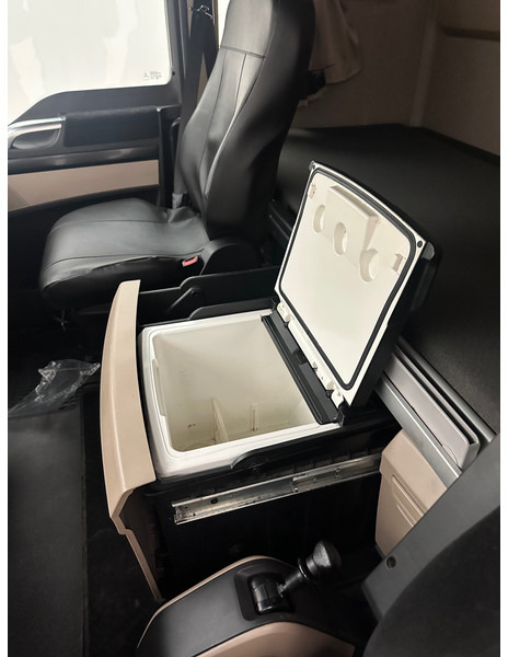 Тягач MAN TGX18.460 - engine broken: фото 11