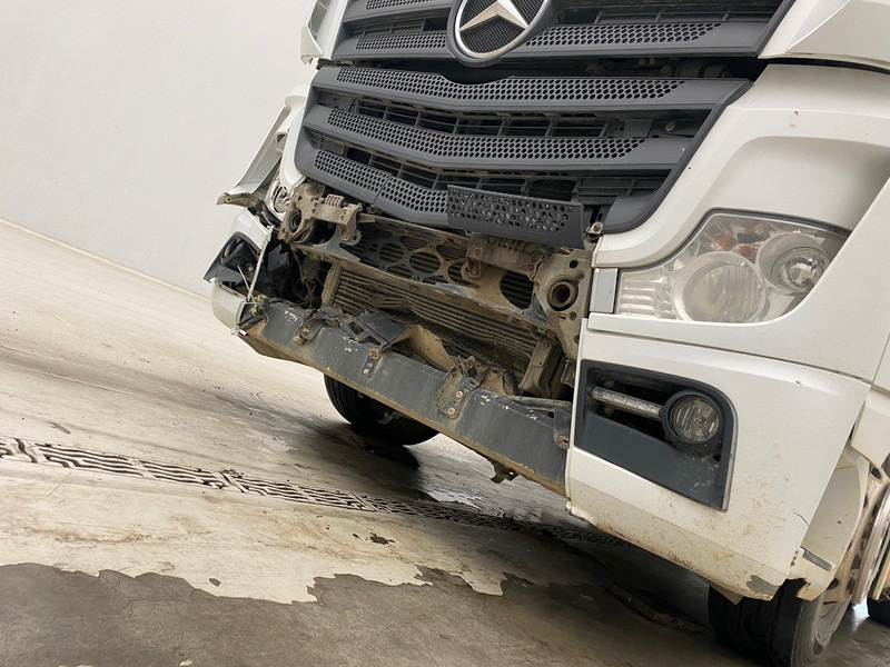 Тягач Mercedes-Benz Actros 1843*: фото 17 Тягач Mercedes-Benz Actros 1843*: фото 17