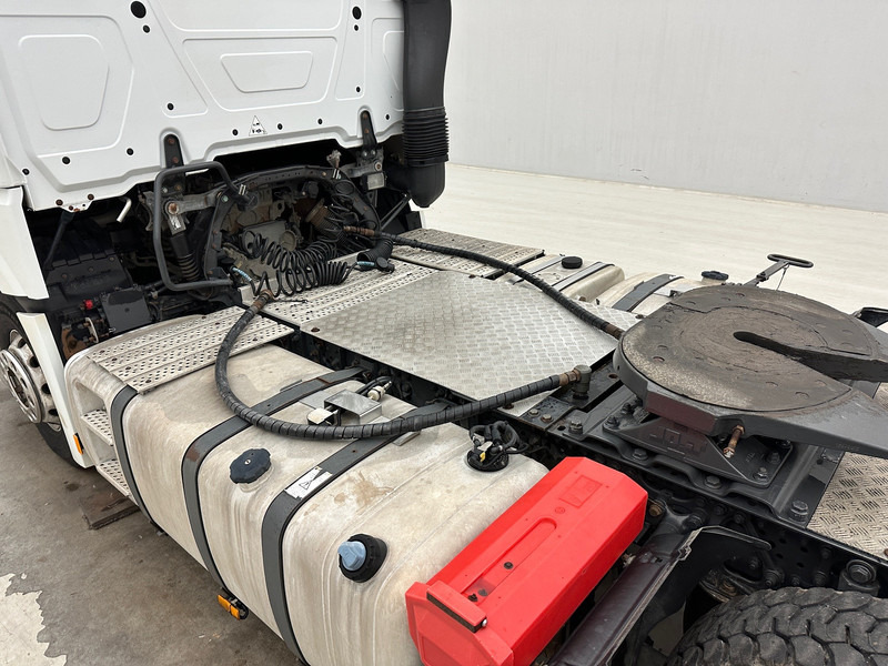 Тягач Mercedes-Benz Actros 1843*: фото 9 Тягач Mercedes-Benz Actros 1843*: фото 9