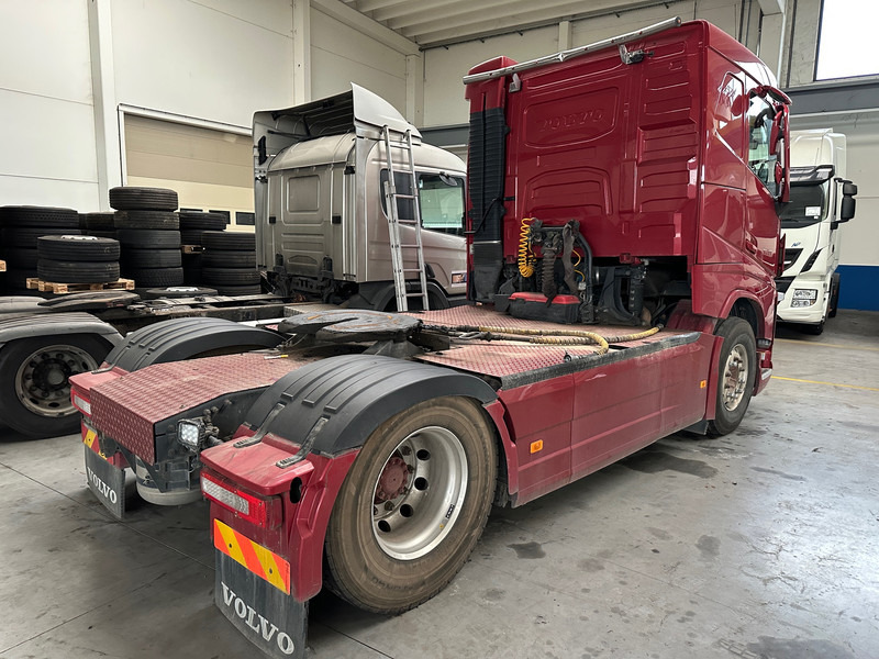 Volvo FH 500 "FIRE DAMAGE" - Тягач: фото 4 Volvo FH 500 "FIRE DAMAGE" - Тягач: фото 4