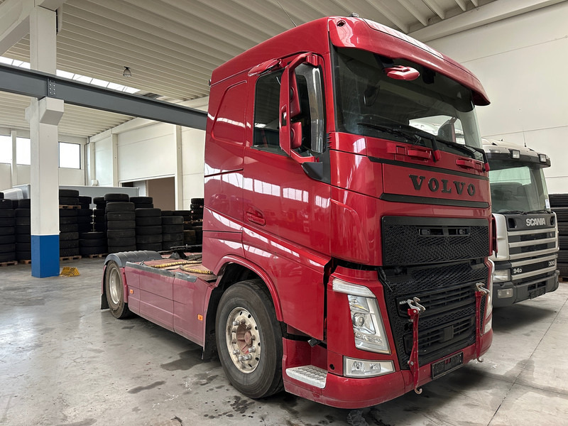 Volvo FH 500 "FIRE DAMAGE" - Тягач: фото 3 Volvo FH 500 "FIRE DAMAGE" - Тягач: фото 3