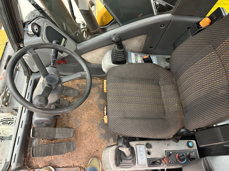 Колёсный экскаватор VOLVO* EW 140: фото 6