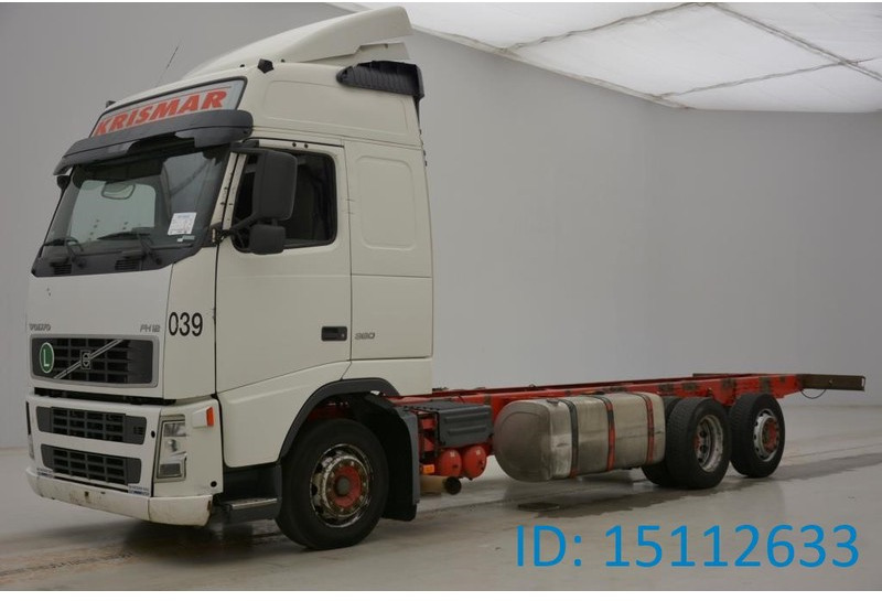 Volvo FH12.380 - 6x2 Globetrotter - Грузовик-шасси: фото 1 Volvo FH12.380 - 6x2 Globetrotter - Грузовик-шасси: фото 1