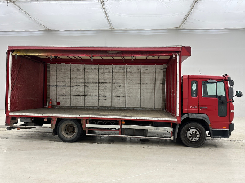 Volvo FL 220 - Тентованный грузовик: фото 4 Volvo FL 220 - Тентованный грузовик: фото 4