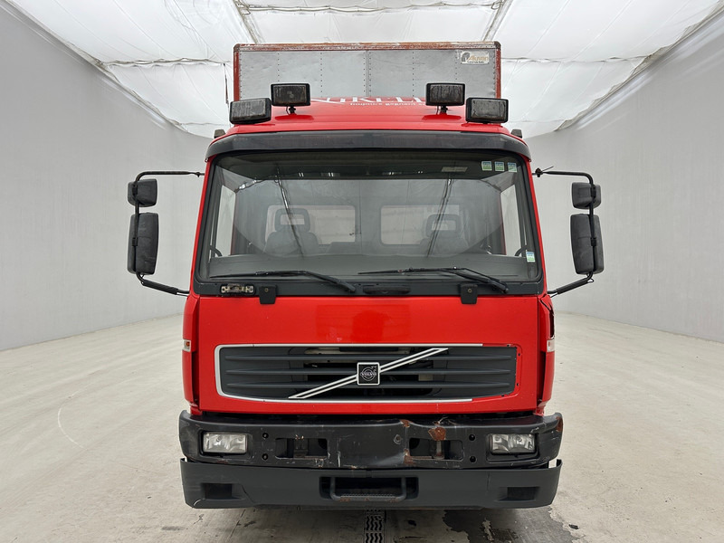 Volvo FL 220 - Грузовик-контейнеровоз/ Сменный кузов: фото 2 Volvo FL 220 - Грузовик-контейнеровоз/ Сменный кузов: фото 2