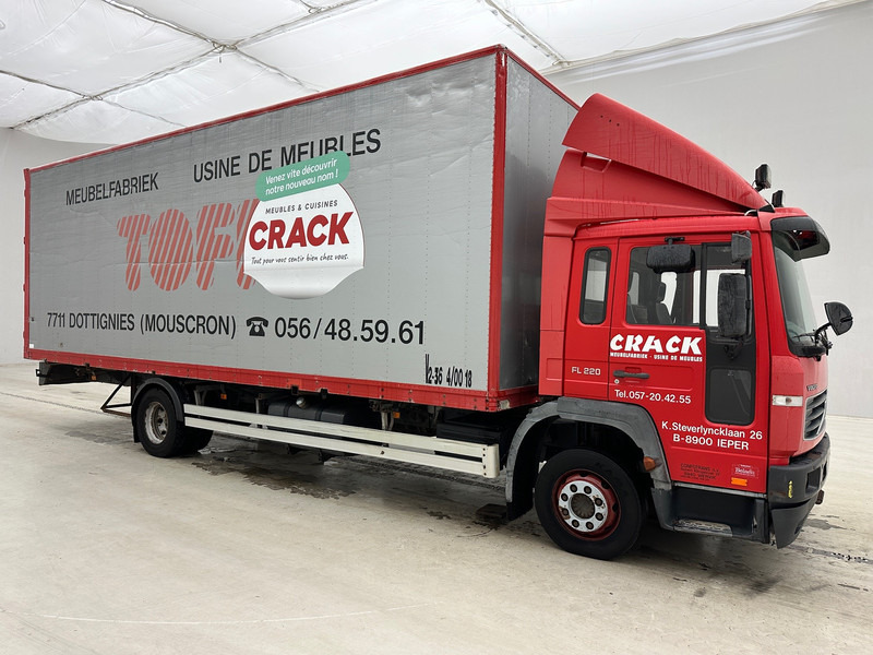 Volvo FL 220 - Грузовик-контейнеровоз/ Сменный кузов: фото 3 Volvo FL 220 - Грузовик-контейнеровоз/ Сменный кузов: фото 3