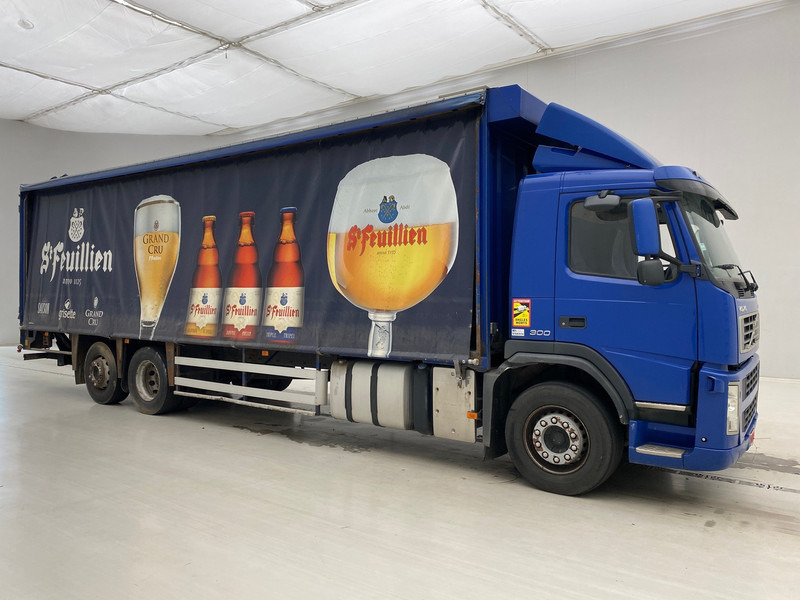 Volvo FM 300 - 6x2 - Тентованный грузовик: фото 3 Volvo FM 300 - 6x2 - Тентованный грузовик: фото 3