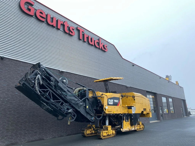 Caterpillar PM622 CRAWLER PROFILER/ASFALTFREESMACHINE/ASPHALTFRÄSEN-MASCHINE - Асфальтоукладочная техника: фото 3 Caterpillar PM622 CRAWLER PROFILER/ASFALTFREESMACHINE/ASPHALTFRÄSEN-MASCHINE - Асфальтоукладочная техника: фото 3