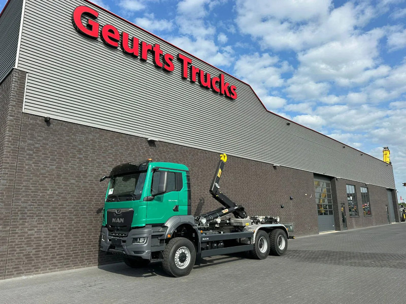 MAN TGS 33.480 6X6 HYVA LIFT 26-55-S HAAKARM / ABROLLKIPPER/ HOOKLIFT (NIEUWE/ NEU/ NEW) - Крюковой мультилифт: фото 2 MAN TGS 33.480 6X6 HYVA LIFT 26-55-S HAAKARM / ABROLLKIPPER/ HOOKLIFT (NIEUWE/ NEU/ NEW) - Крюковой мультилифт: фото 2