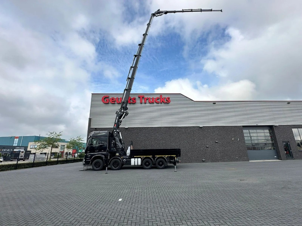 Автоманипулятор Mercedes-Benz Arocs 3251 8X4 + HIAB 1058 E-8 + JIB 150X-6 JDC: фото 8