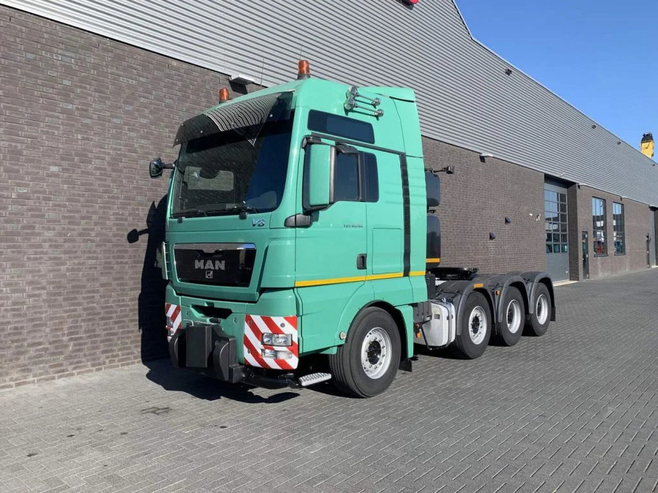 MAN TGX 41.680 V8 8X4 HEAVY DUTY TRACTOR 250 TONS - Тягач: фото 2 MAN TGX 41.680 V8 8X4 HEAVY DUTY TRACTOR 250 TONS - Тягач: фото 2