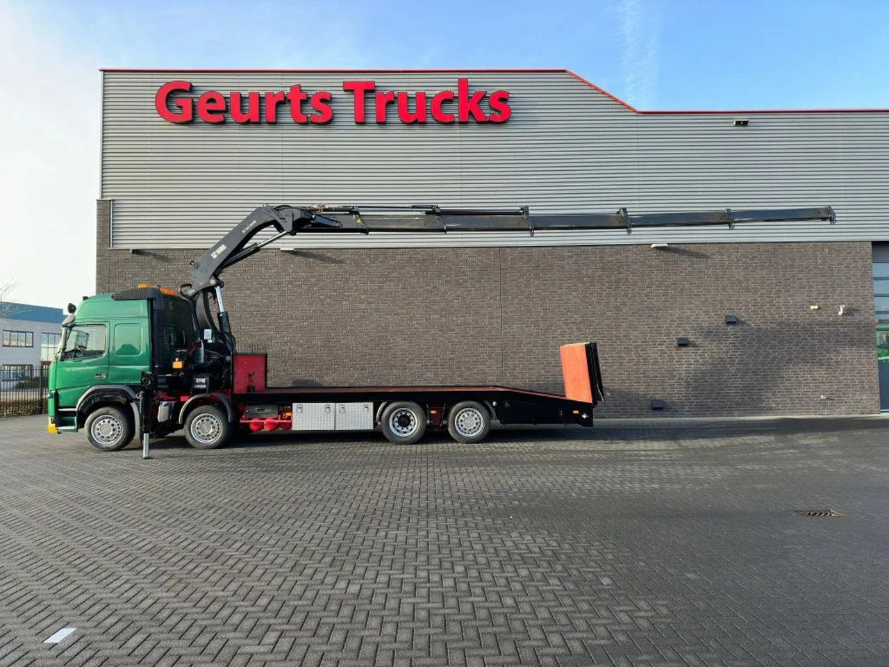 Volvo FM 500 8X2 OPRIJWAGEN/MACHINE TRANSPORTER + HIAB - Автоманипулятор: фото 1 Volvo FM 500 8X2 OPRIJWAGEN/MACHINE TRANSPORTER + HIAB - Автоманипулятор: фото 1
