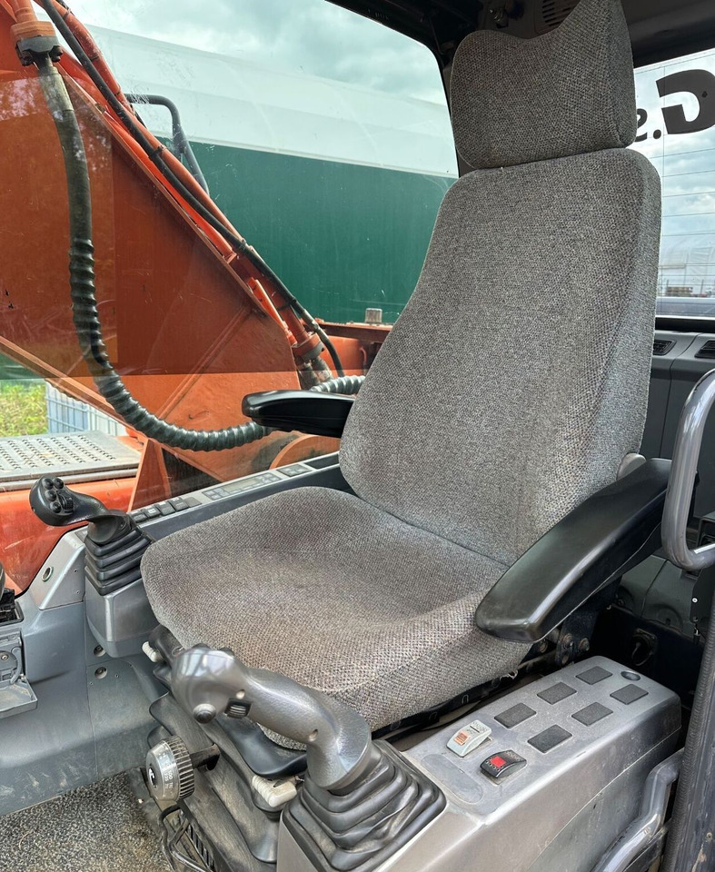 DOOSAN DX 225 LC - Гусеничный экскаватор: фото 4 DOOSAN DX 225 LC - Гусеничный экскаватор: фото 4