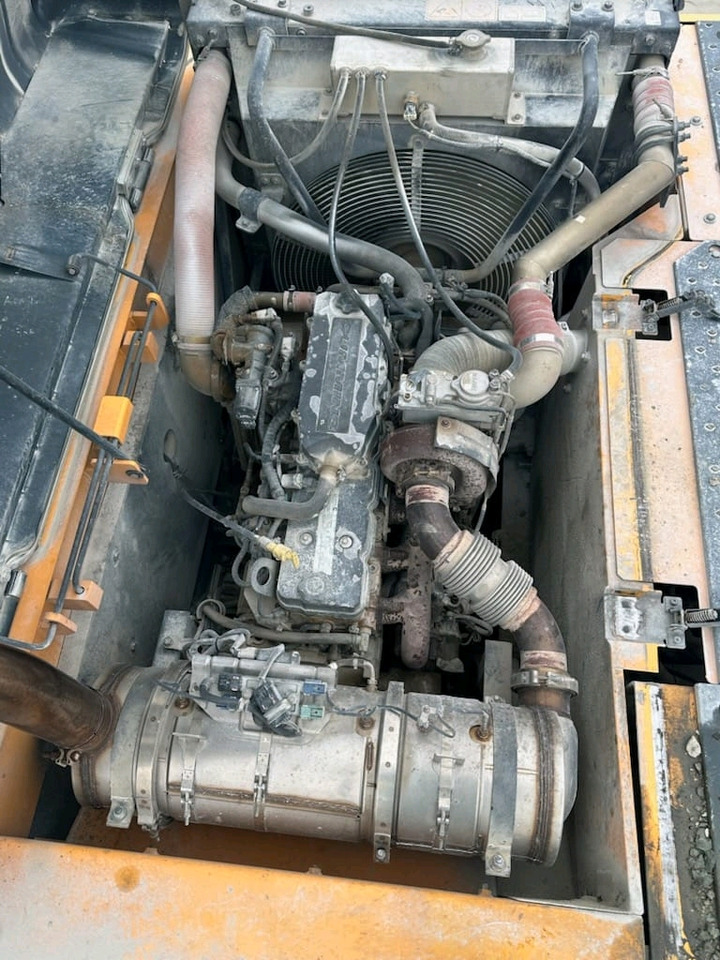 Hyundai R 300 - Гусеничный экскаватор: фото 4 Hyundai R 300 - Гусеничный экскаватор: фото 4