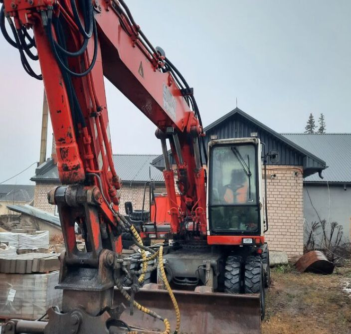 LIEBHERR A 904 - Колёсный экскаватор: фото 1 LIEBHERR A 904 - Колёсный экскаватор: фото 1