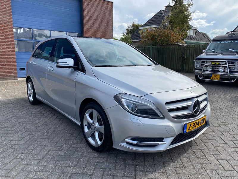 Mercedes-Benz B-Klasse 180 Ambition autom. panoramadak - Внедорожник: фото 3 Mercedes-Benz B-Klasse 180 Ambition autom. panoramadak - Внедорожник: фото 3