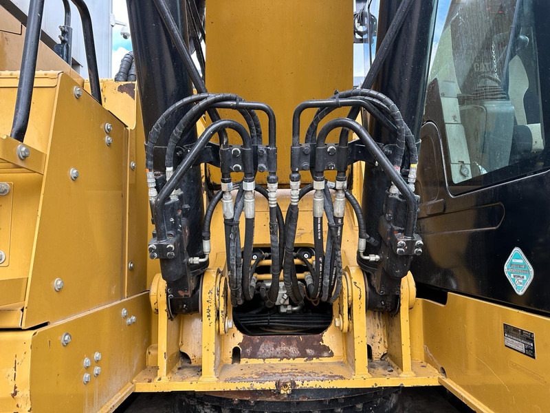Гусеничный экскаватор Caterpillar 335F L CR: фото 15