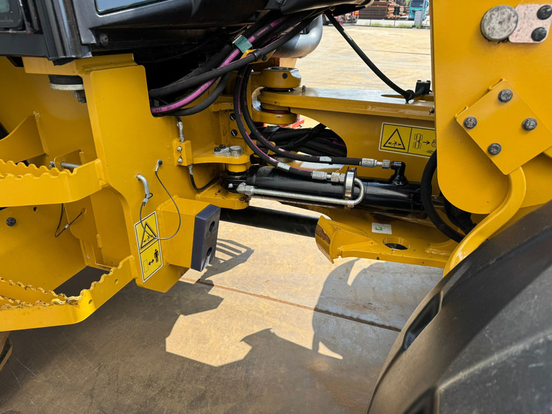 Колёсный погрузчик Caterpillar 908M: фото 19