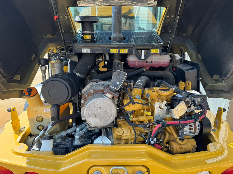 Колёсный погрузчик Caterpillar 908M: фото 9