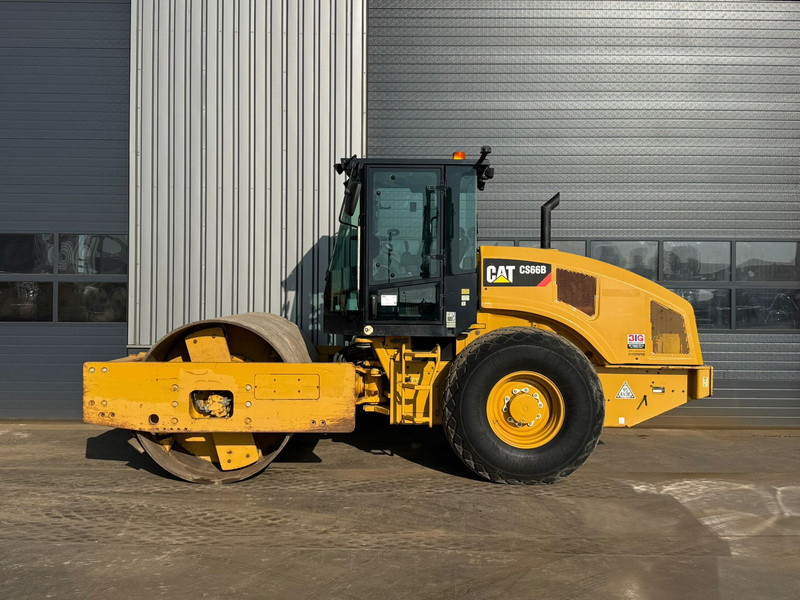 Caterpillar CS66B - Каток: фото 1 Caterpillar CS66B - Каток: фото 1