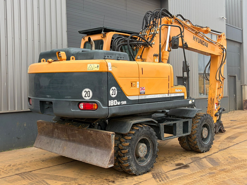 Hyundai Robex 180W-9A - Колёсный экскаватор: фото 5 Hyundai Robex 180W-9A - Колёсный экскаватор: фото 5